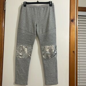 Belle Du Jour Girls Leggings Size XL color Gray have sequins on knees in front